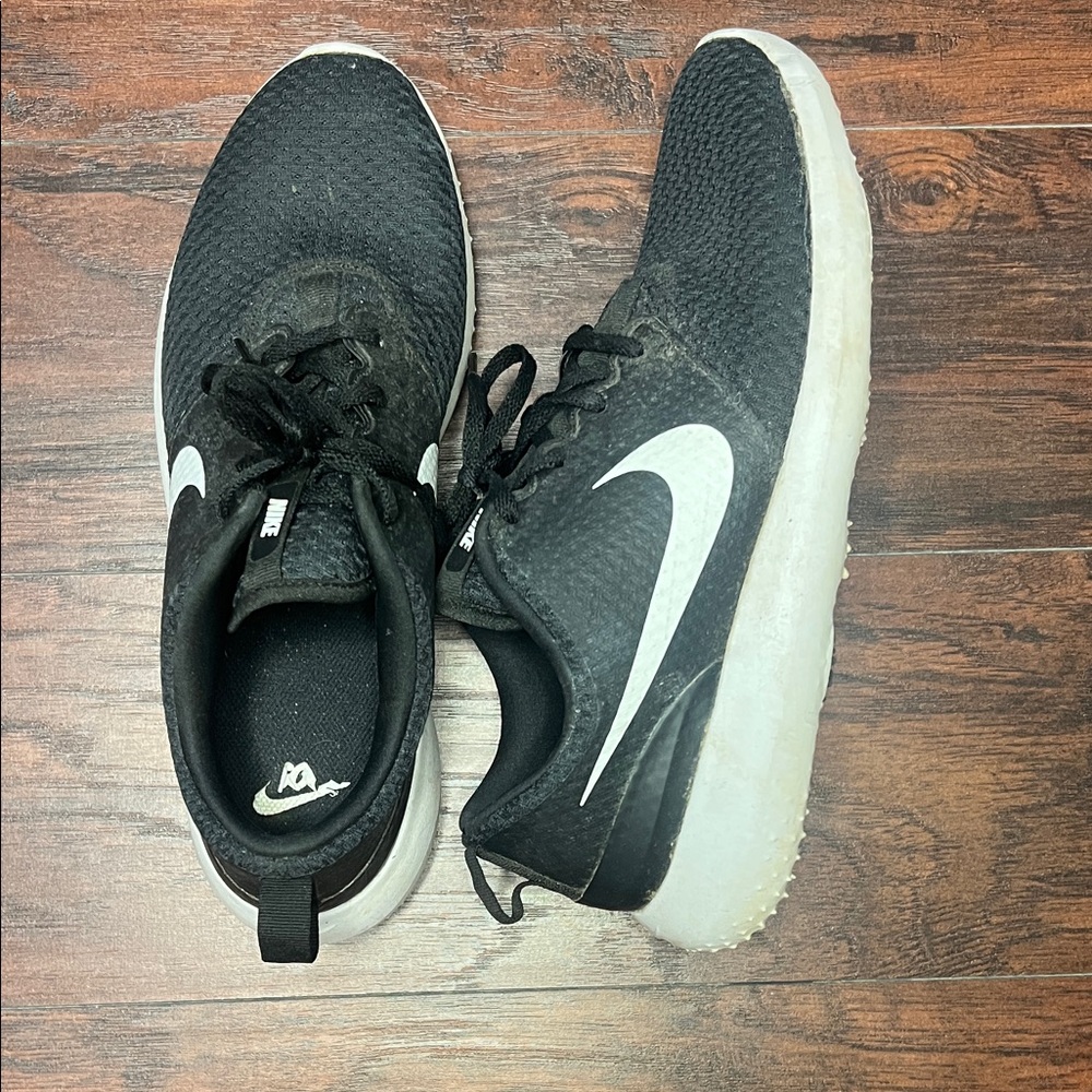 Nike Black and White Golf Shoes